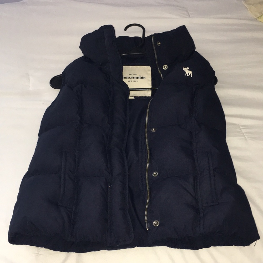 Abercrombie kids navy blue down vest
